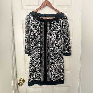 White House Black Market Monochrome Chain Print top